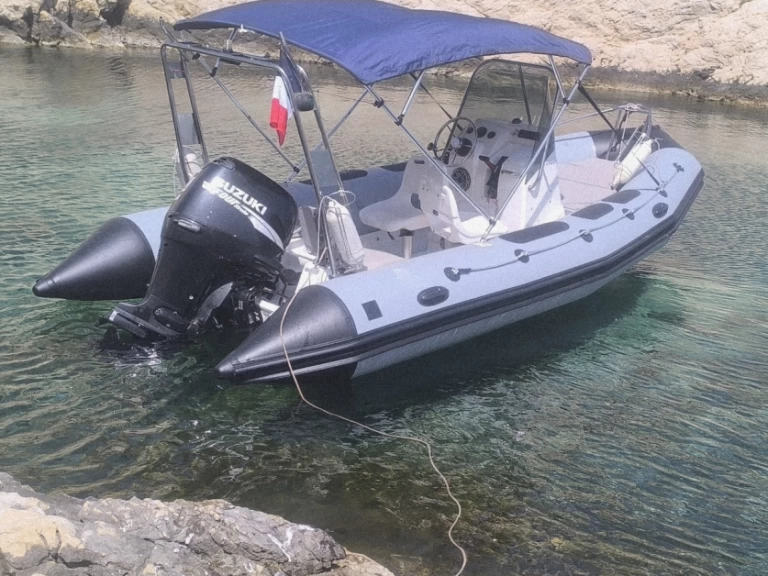 Semi-rigide à louer à Marseille au meilleur prix