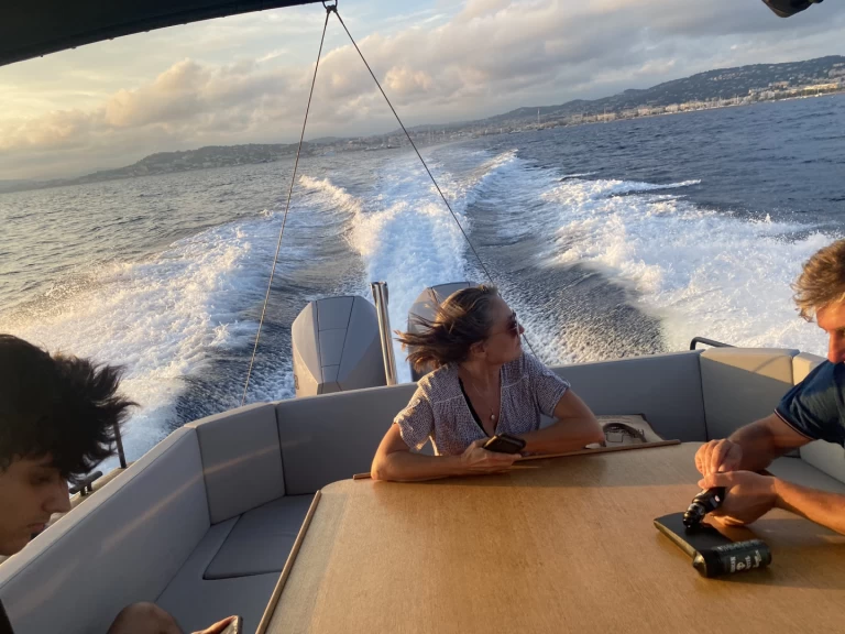 Louer Bateau à moteur avec ou sans skipper Beacher à Port d'Arcachon