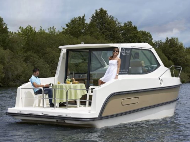 Location bateau Joigny pas cher Primo