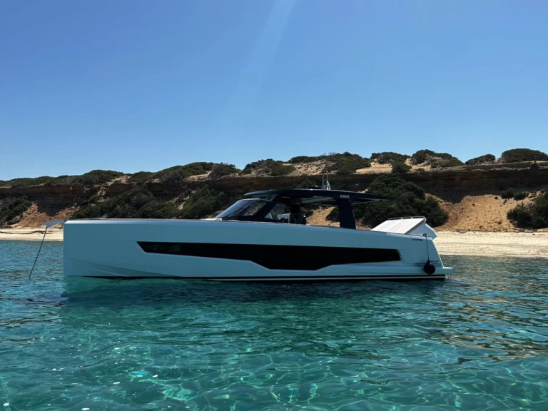 Bateau à moteur à louer à Bonifacio Port au meilleur prix