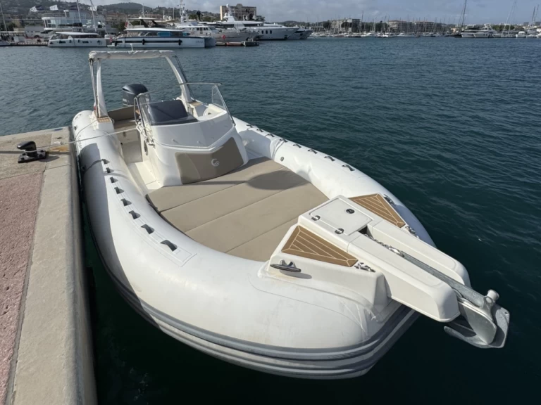 Location Semi-rigide à Golfe-Juan - Capelli Tempest 850 Open