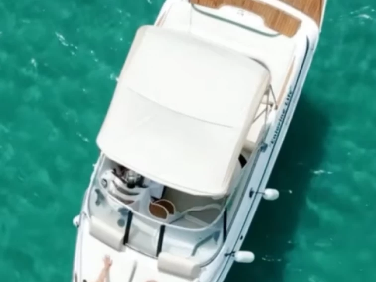 Location à Otranto - Chris Craft Chris Craft 240 Cuddy Cabin sur SamBoat