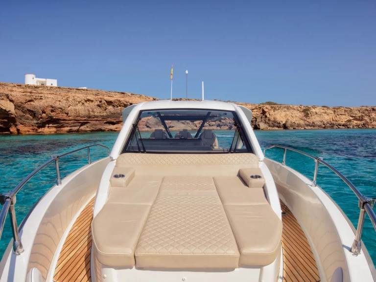Bateau à moteur à louer à Ibiza (Ville) au meilleur prix