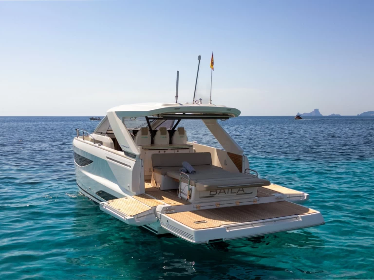 Jeanneau DB 37 a louer à Ibiza (Ville)