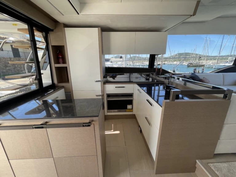 Location bateau Port des Marines de Cogolin pas cher 630