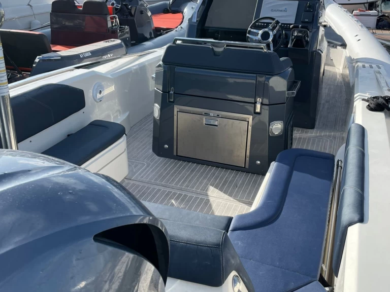 Louer Semi-rigide avec ou sans skipper Lomac à La Trinité-sur-Mer