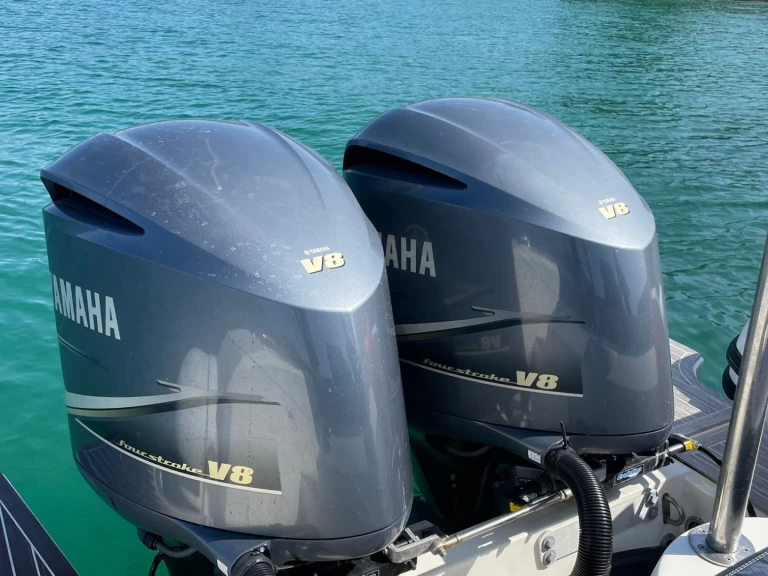 Semi-rigide à louer à La Trinité-sur-Mer au meilleur prix