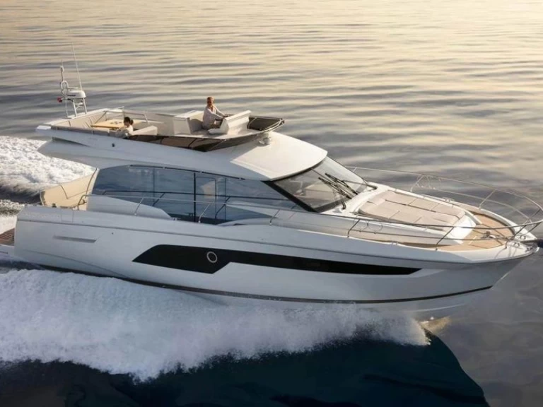 Jeanneau Prestige 590 a louer à Budva