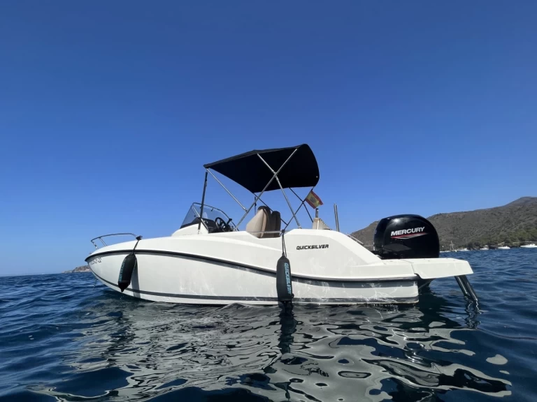 Quicksilver Activ 605 Open a louer à Roses