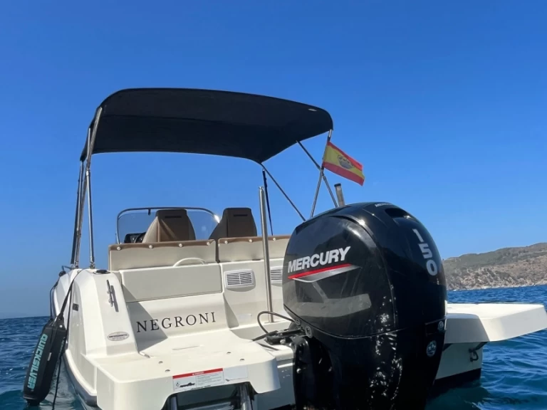 Location Bateau à moteur à Roses - Quicksilver Activ 605 Open
