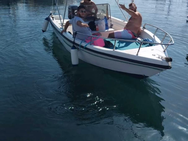 Bateau à moteur à louer à Palerme au meilleur prix