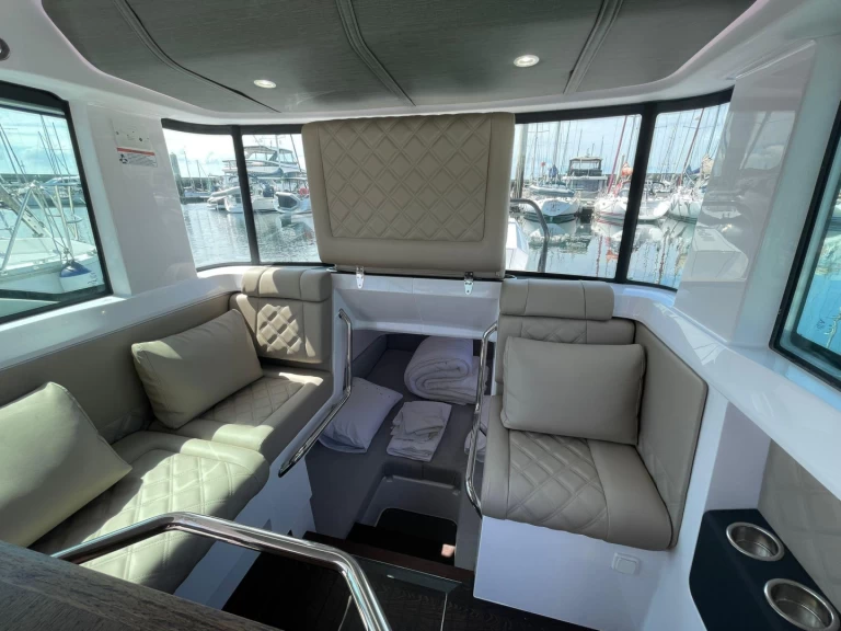 Location bateau La Trinité-sur-Mer pas cher Axopar 37 XC Cross Cabin