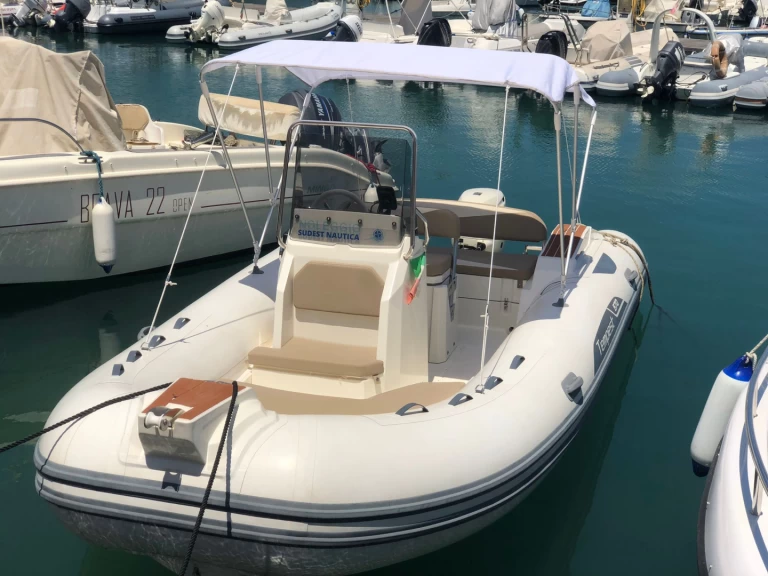 Capelli Tempest 570 a louer à Bisceglie