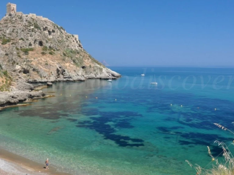 Louer Bateau à moteur avec ou sans skipper Sunseeker à Cefalù