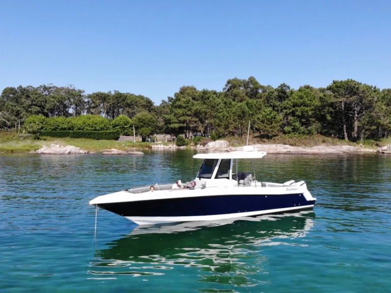 Louer Bateau à moteur avec ou sans skipper Rodman à Sanxenxo