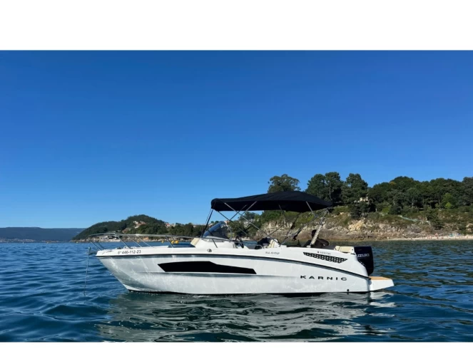 Louez un Karnic SL602 à Porto Deportivo Sanxenxo