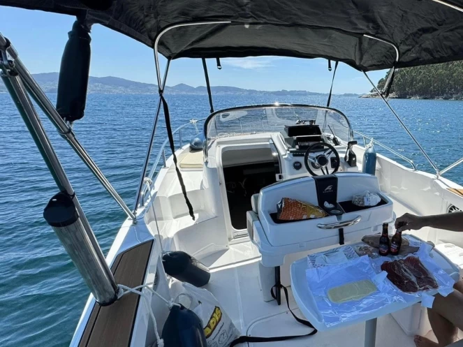 Location bateau Porto Deportivo Sanxenxo pas cher SL602