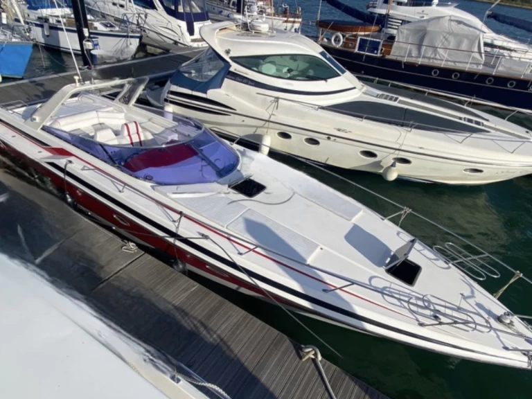 Location Bateau à moteur à Saint-Tropez - Sunseeker Thunderhawk 43