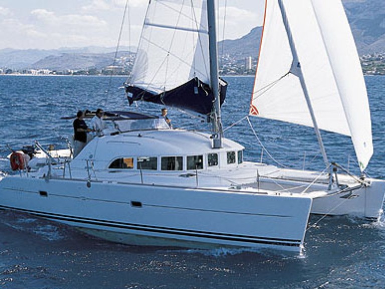 Location bateau Lagoon Lagoon 380 à Propriano sur Samboat