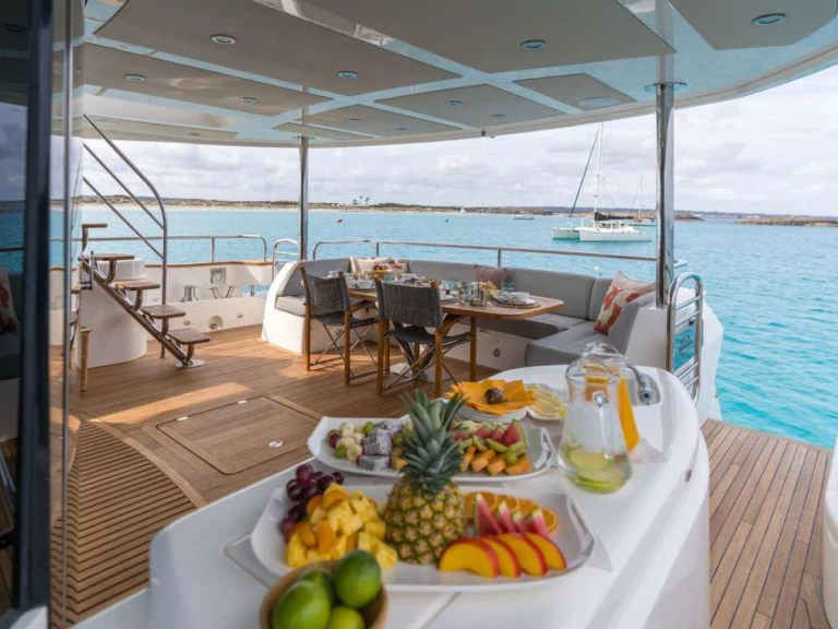 Location bateau Sunseeker PLAY THE GAME à Ibiza (Ville) sur Samboat