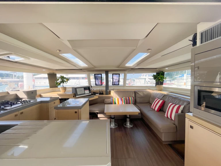 Location bateau Fountaine Pajot Saona 47 à Ao Po sur Samboat