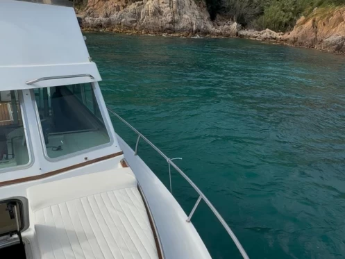 Louer Bateau à moteur avec ou sans skipper Fibresport à Badalona