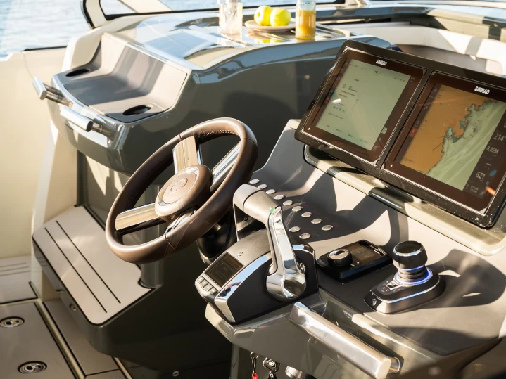 Bateau à moteur à louer à Bonifacio Port au meilleur prix