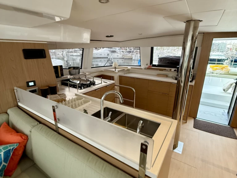 Catamaran à louer à Paros (Ile) au meilleur prix