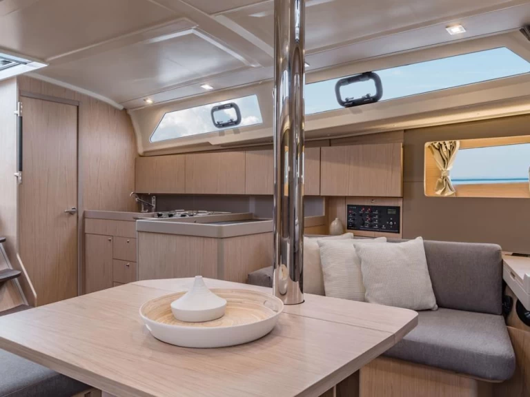 Location bateau Le Pirée pas cher Oceanis 41.1