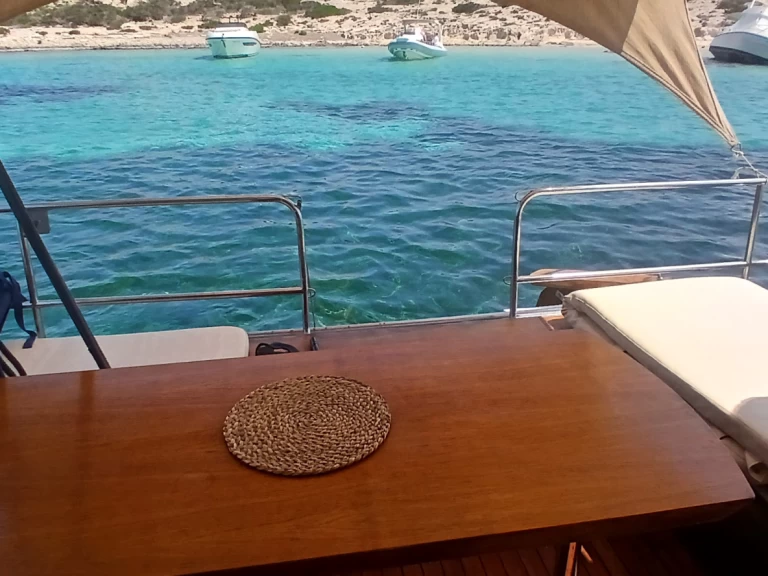 Location Catamaran à La Savina - J.K. Pike &Sons LTD BOBCAT