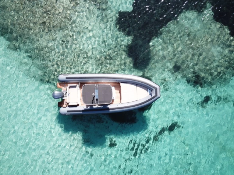 Louer Semi-rigide avec ou sans skipper Sea Water à Bonifacio
