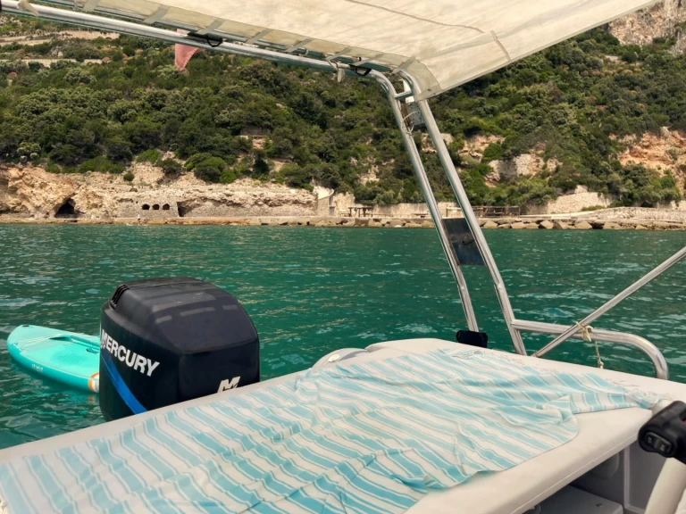 Louer Semi-rigide avec ou sans skipper Master à Terracina