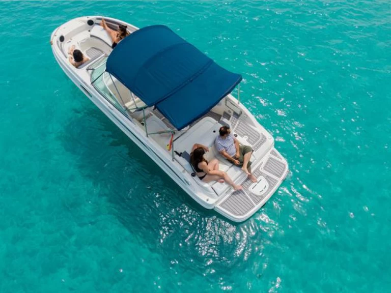 Bateau à moteur à louer à Ibiza (Ville) au meilleur prix