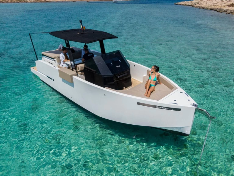 Bateau à moteur à louer à Ibiza (Ville) au meilleur prix