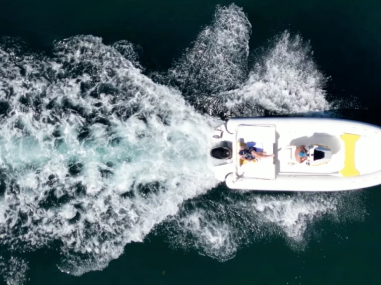 Louer Semi-rigide avec ou sans skipper Mirimare à Naples