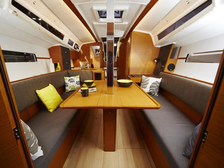 Location bateau Dubrovnik pas cher Sun Odyssey 349