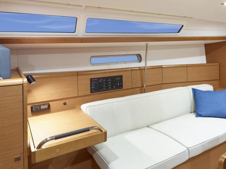 Location bateau Jeanneau Sun Odyssey 389 à Dubrovnik sur Samboat