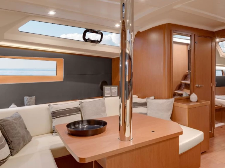 Location bateau Le Pirée pas cher Oceanis 41.1