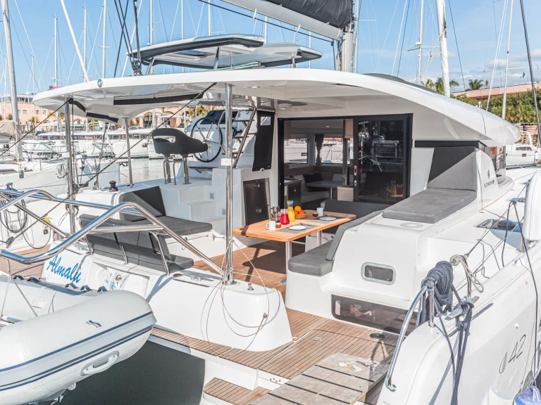 Louer Catamaran avec ou sans skipper Lagoon à Furnari