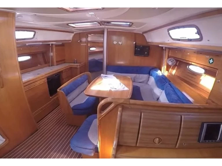 Louer Voilier avec ou sans skipper Bavaria à Nikiána