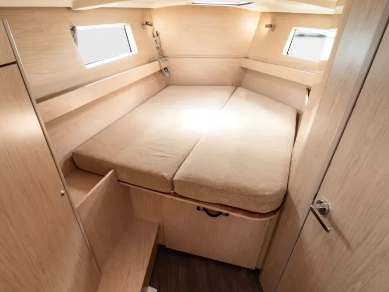 Louer Voilier avec ou sans skipper Bénéteau à Nikiána