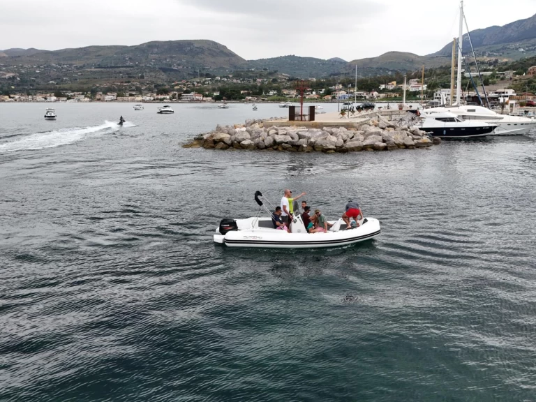 Location Semi-rigide à Palerme - Almarine MaxiRib 5.85