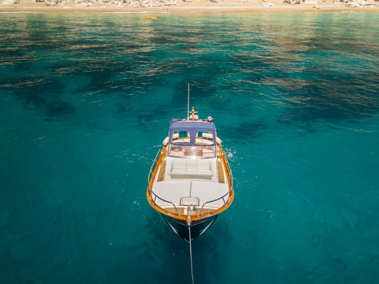 Bateau à moteur à louer à Sorrento au meilleur prix