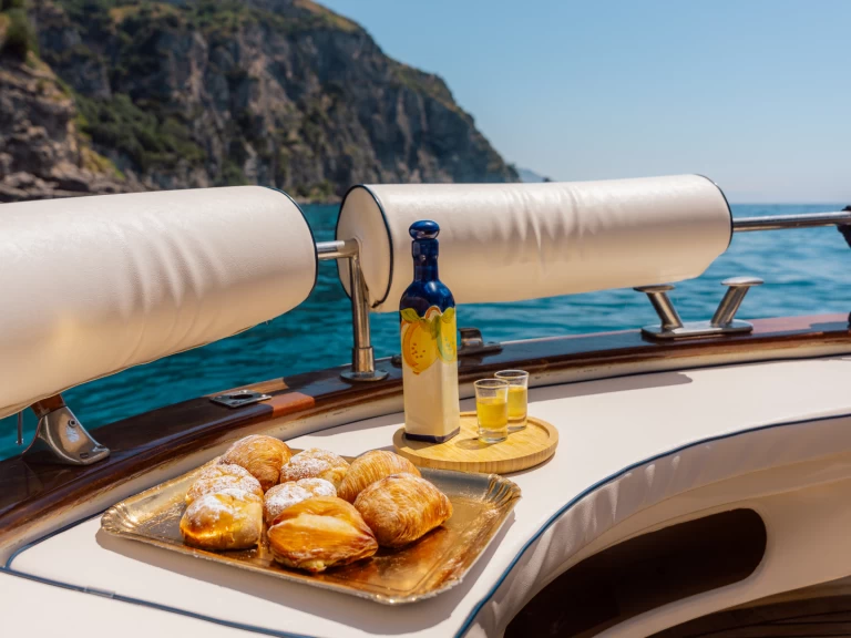 Tecnonautica Jeranto Classic a louer à Sorrento