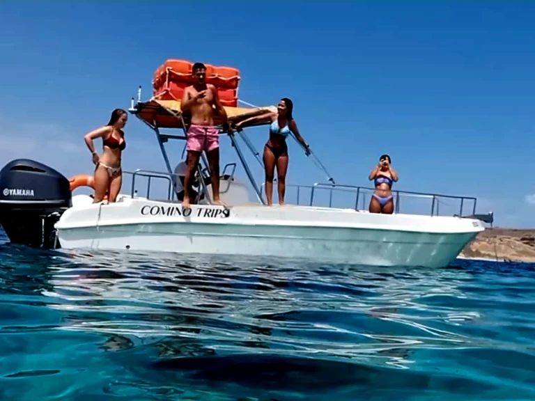 Location Bateau à moteur à San Ġiljan - Buccaneer Buccaneer 23