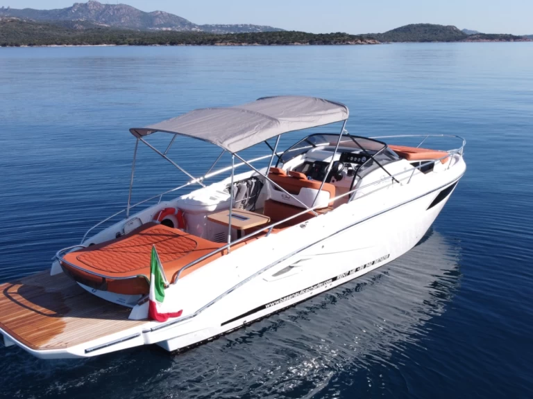 Location bateau Cranchi Endurance 30 à Porto Cervo sur Samboat