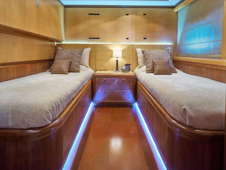 Louer Yacht avec ou sans skipper Mangusta à Sant Antoni de Portmany