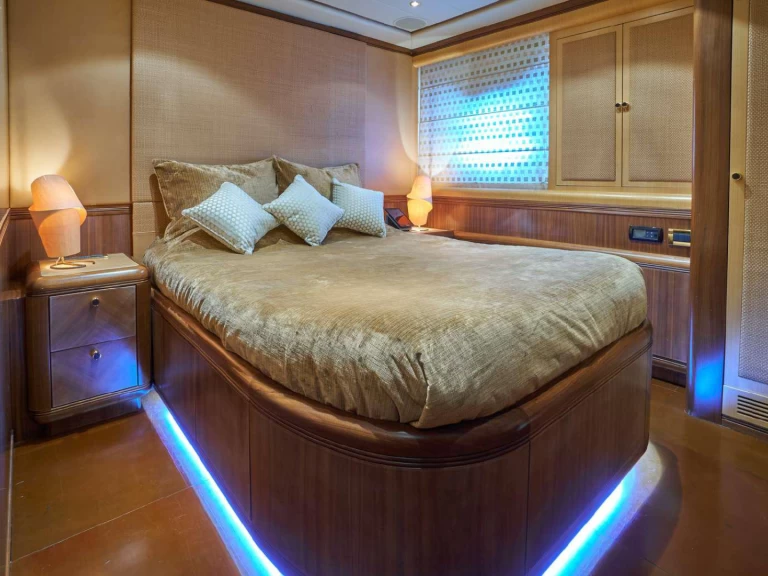 Location Yacht Mangusta avec permis