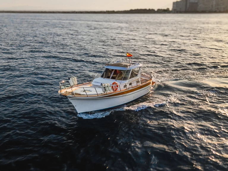 Louez un Fratelli Aprea Sorrento 32 Semi Cabinato à Platja d'Aro