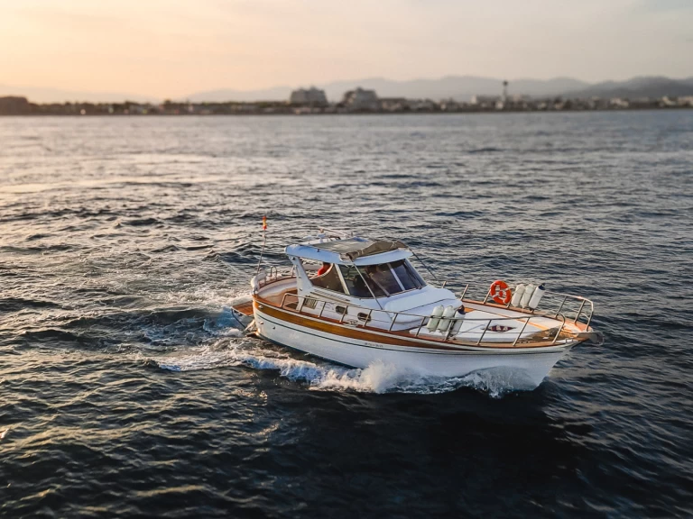 Location bateau Platja d'Aro pas cher Sorrento 32 Semi Cabinato